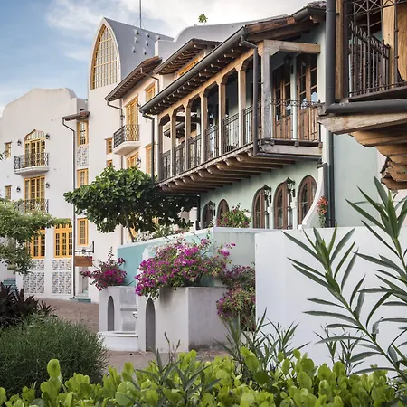 Las Catalinas Collection