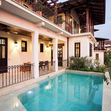 Las Catalinas Collection
