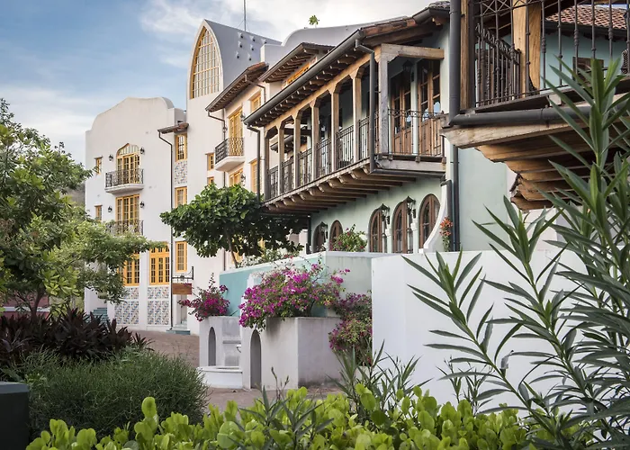 Hotel Catalinas Collection